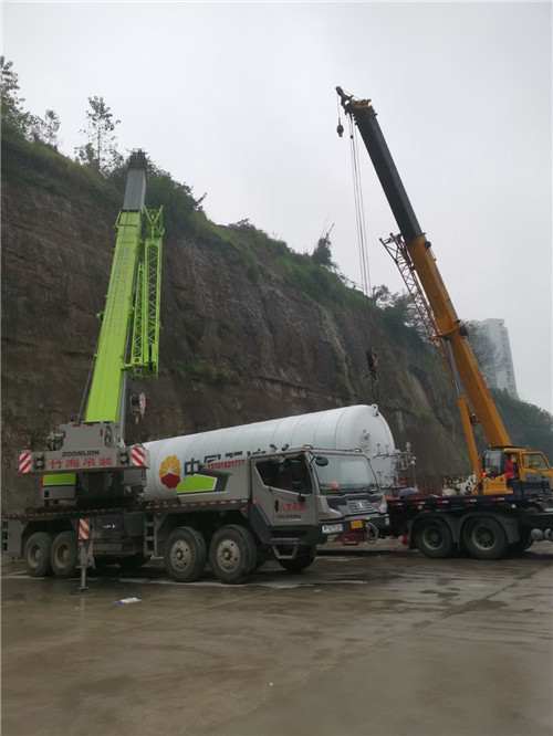 琼山区“不怕风雨冻”—— 吊车的 “恶劣环境适应” 技术